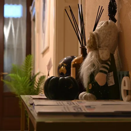 Dimora Montecchi 3* Верона