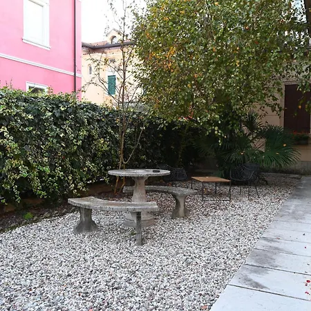 Πανσιόν Dimora Montecchi 3*